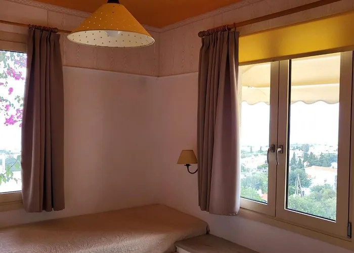 Hermes Korifi Private Lägenhet *